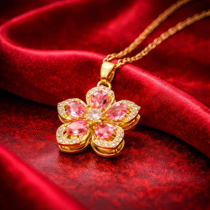 Rotating 360° Necklace that Attracts Attention