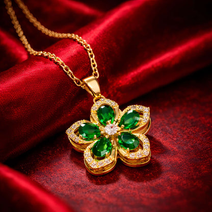 Rotating 360° Necklace that Attracts Attention